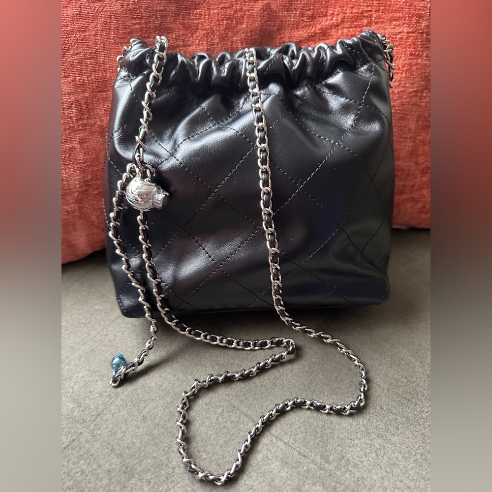 Mood Handbags  Black leather Quilted Chain Bag
